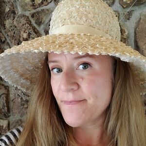 Vintage women's wide brim hat